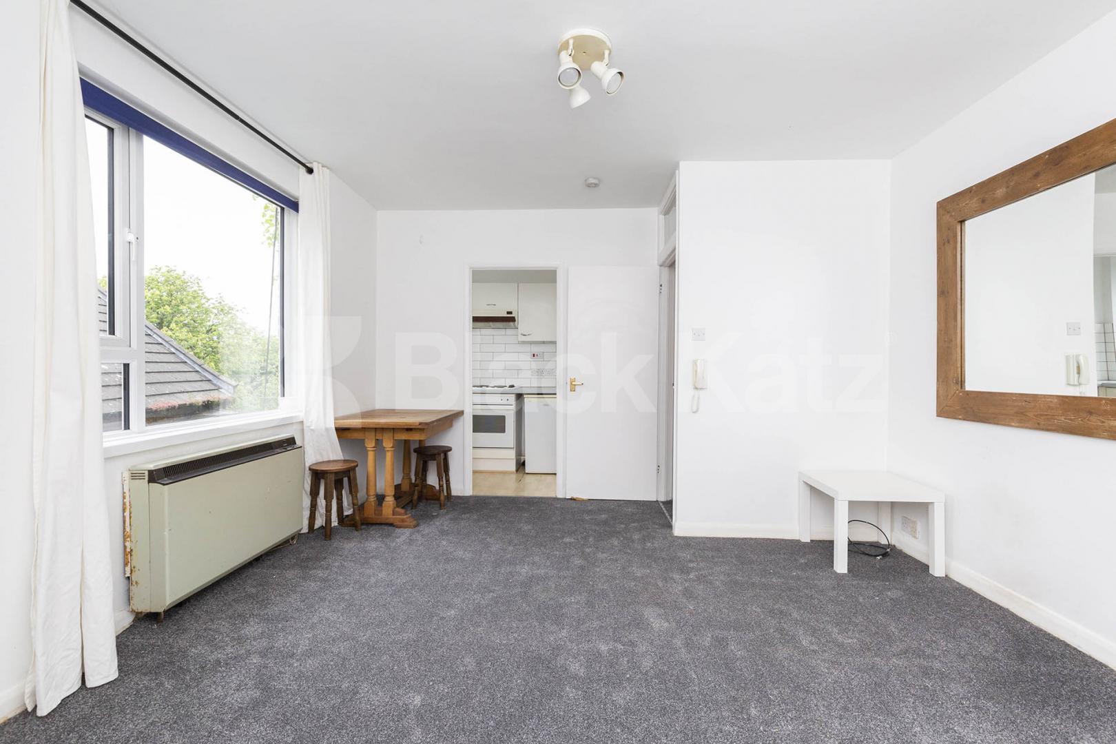Newly Carpeted self contained Studio located in the heart of Crouch end Crescent Road, Crouch End 